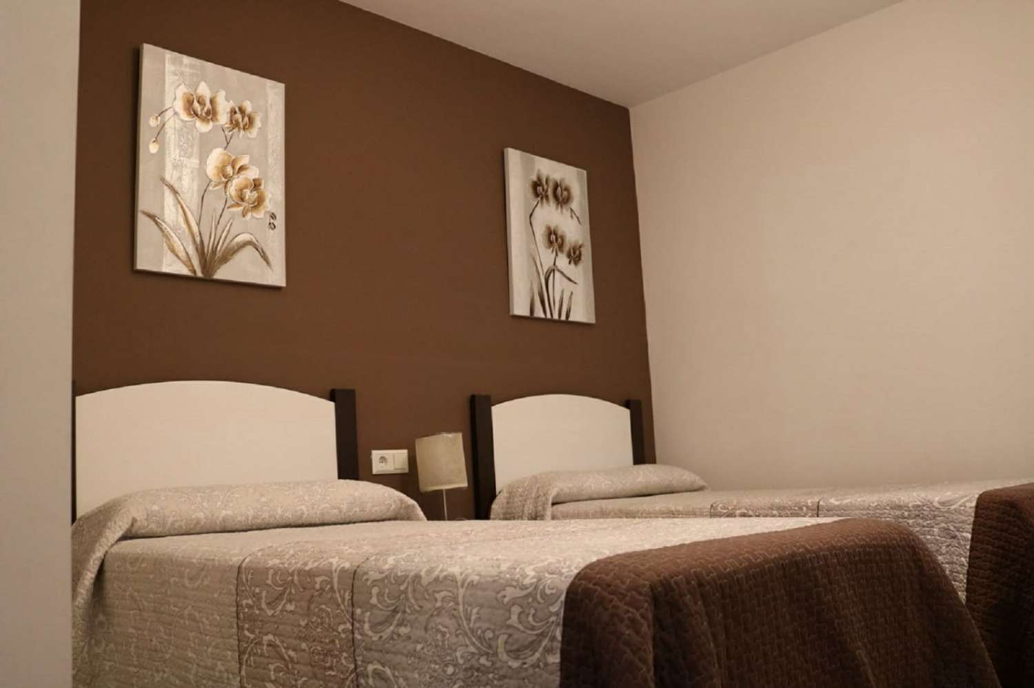 Se alquila desde 1.9.2025 - 30.6.2026   Y desde 01/09/2026 hasta 30/06/2027 bonito Apartamento en 2ª linea de playa en Benalmadena