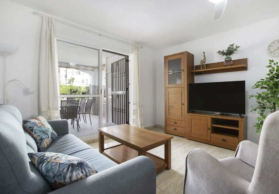 MEDIA TEMPORADA . SE ALQUILA BONITO APARTAMENTO EN PLANTA  BAJA   1.9.26 30.6,27 ENBENALMADENA