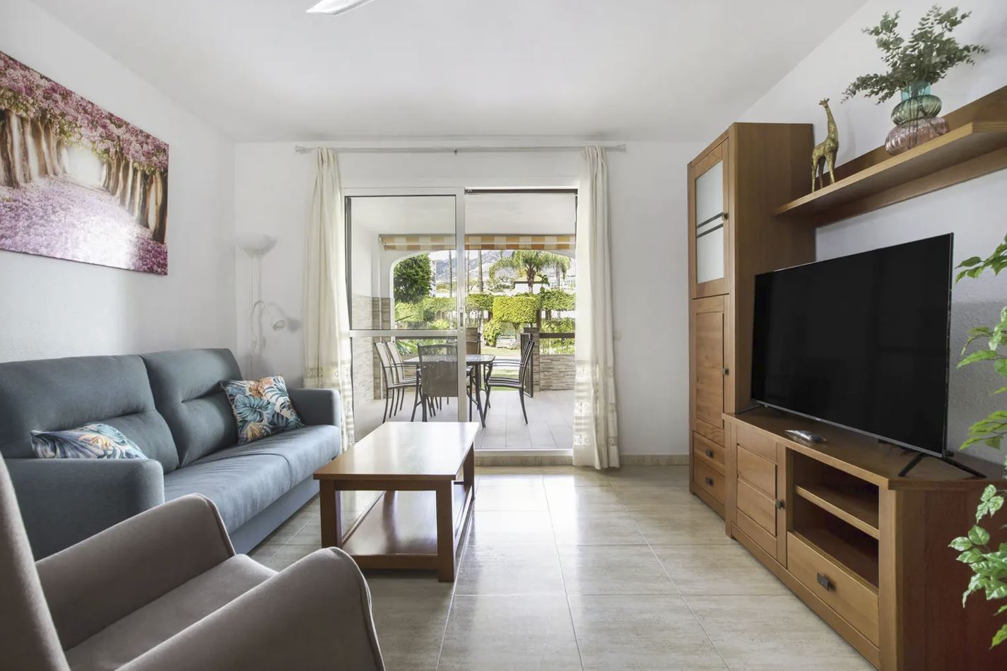 MEDIA TEMPORADA . SE ALQUILA BONITO APARTAMENTO EN PLANTA  BAJA   1.9.26 30.6,27 ENBENALMADENA