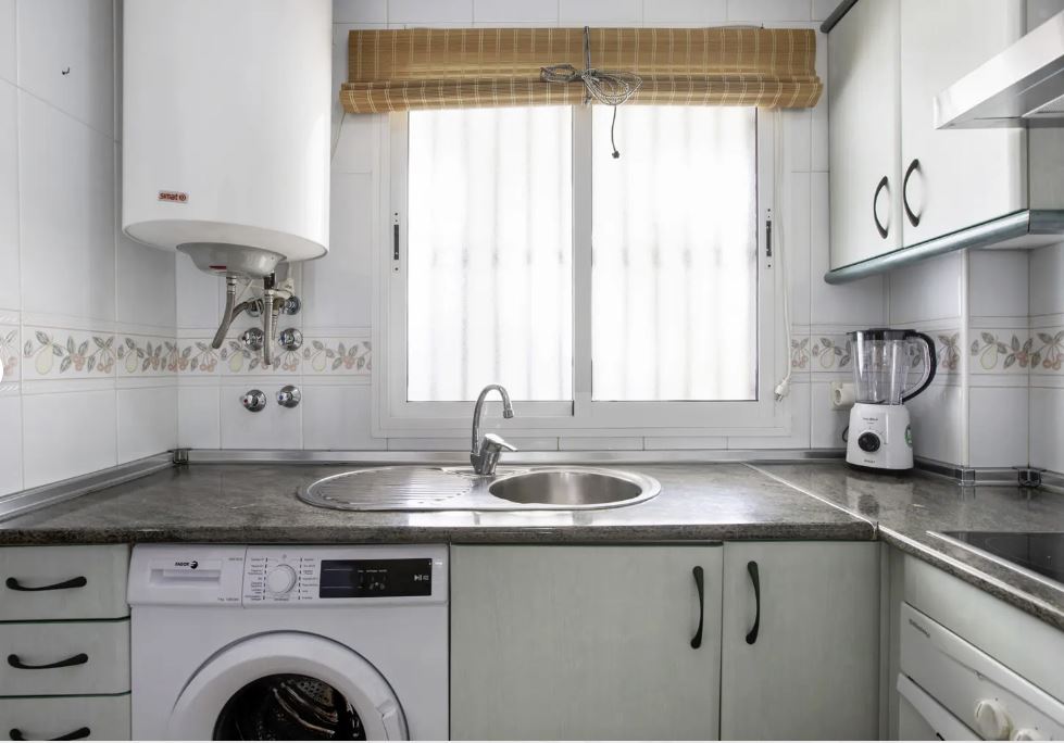 MEDIA TEMPORADA . SE ALQUILA BONITO APARTAMENTO EN PLANTA  BAJA   1.9.26 30.6,27 ENBENALMADENA