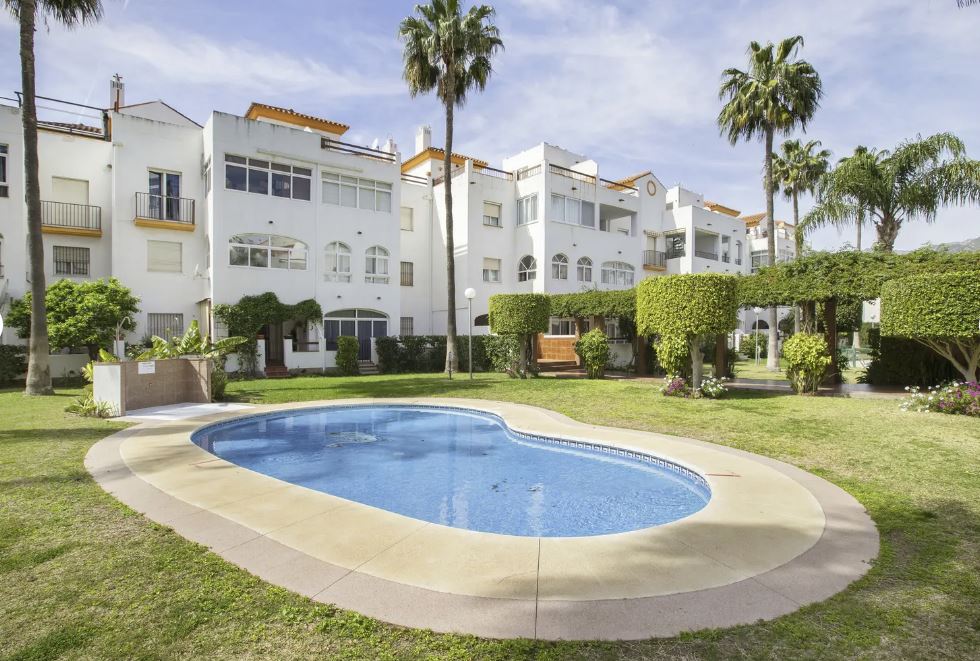 MEDIA TEMPORADA . SE ALQUILA BONITO APARTAMENTO EN PLANTA  BAJA   1.9.26 30.6,27 ENBENALMADENA