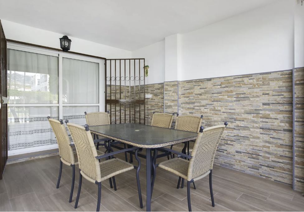 MEDIA TEMPORADA . SE ALQUILA BONITO APARTAMENTO EN PLANTA  BAJA   1.9.26 30.6,27 ENBENALMADENA