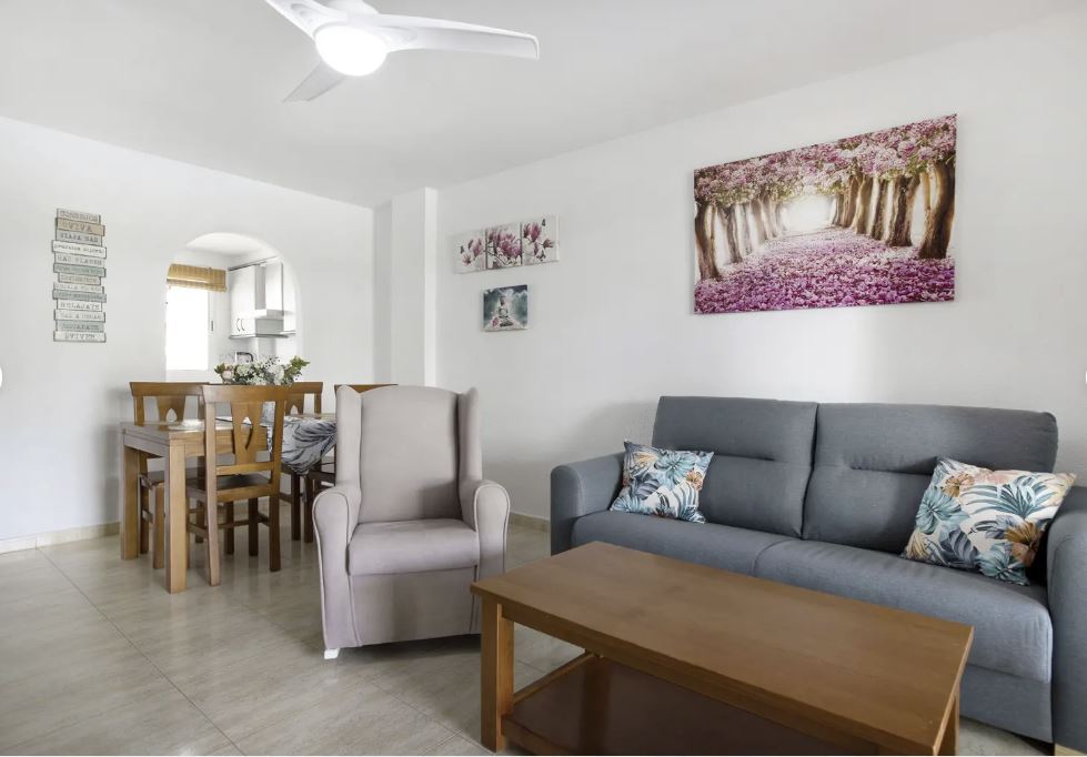 MEDIA TEMPORADA . SE ALQUILA BONITO APARTAMENTO EN PLANTA  BAJA   1.9.26 30.6,27 ENBENALMADENA