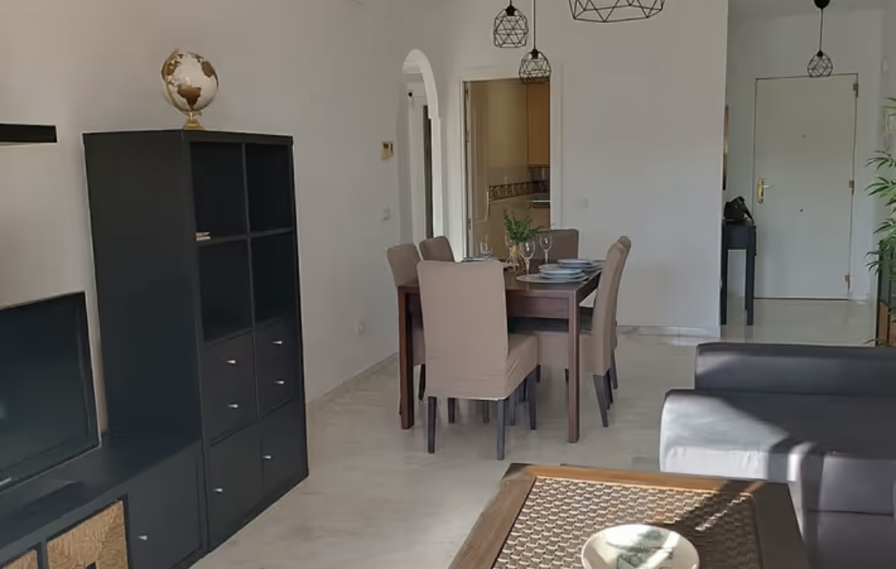 SE ALQUILA DESDE 16.4.26 - 30.6.26  y  DE 1.10.26-15.6-27  PRECIOSO   APARTAMENTO CON VISTAS AL MAR EN MARBELLA