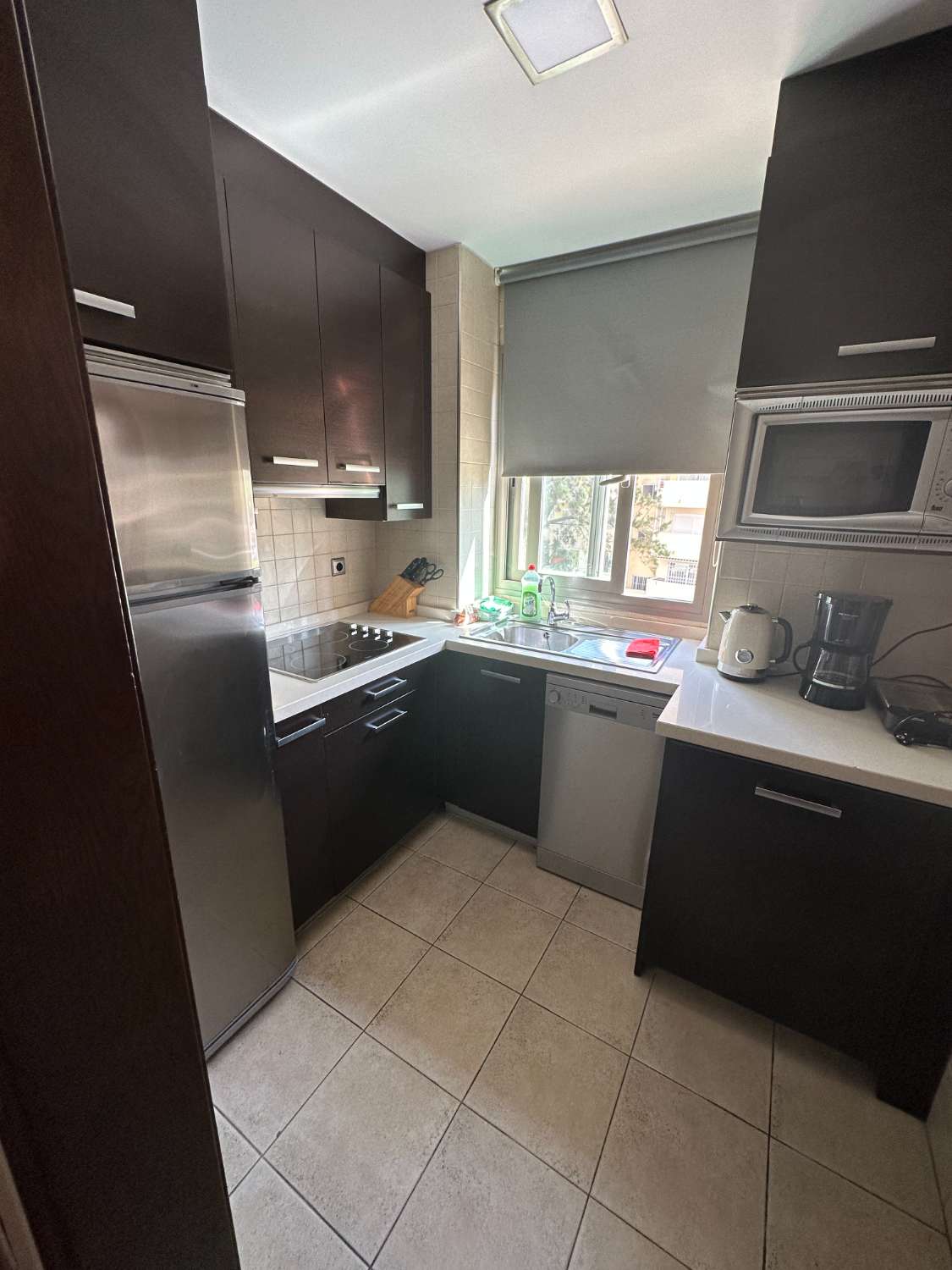 SE ALQUILA  DESDE 02.04.26.-30.6.26 Y DESDE 01/09/2026-30/06/2027 BONITO APARTAMENTO CON VISTAS AL MAR A 200 METROS DE LA PLAYA EN BENALMADENA