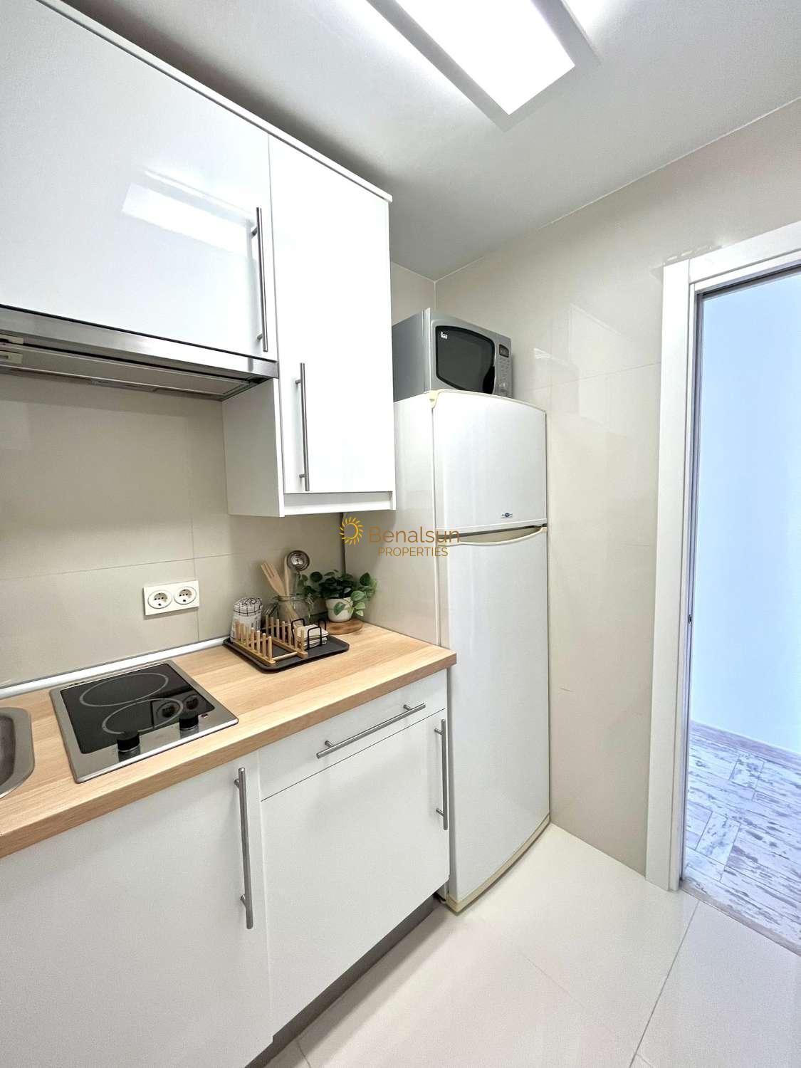 Se alquila  desde 01/09/2026- 30/06/2027  HERMOSO APARTAMENTO EN PLENO TORREMOLINOS CENTRO.