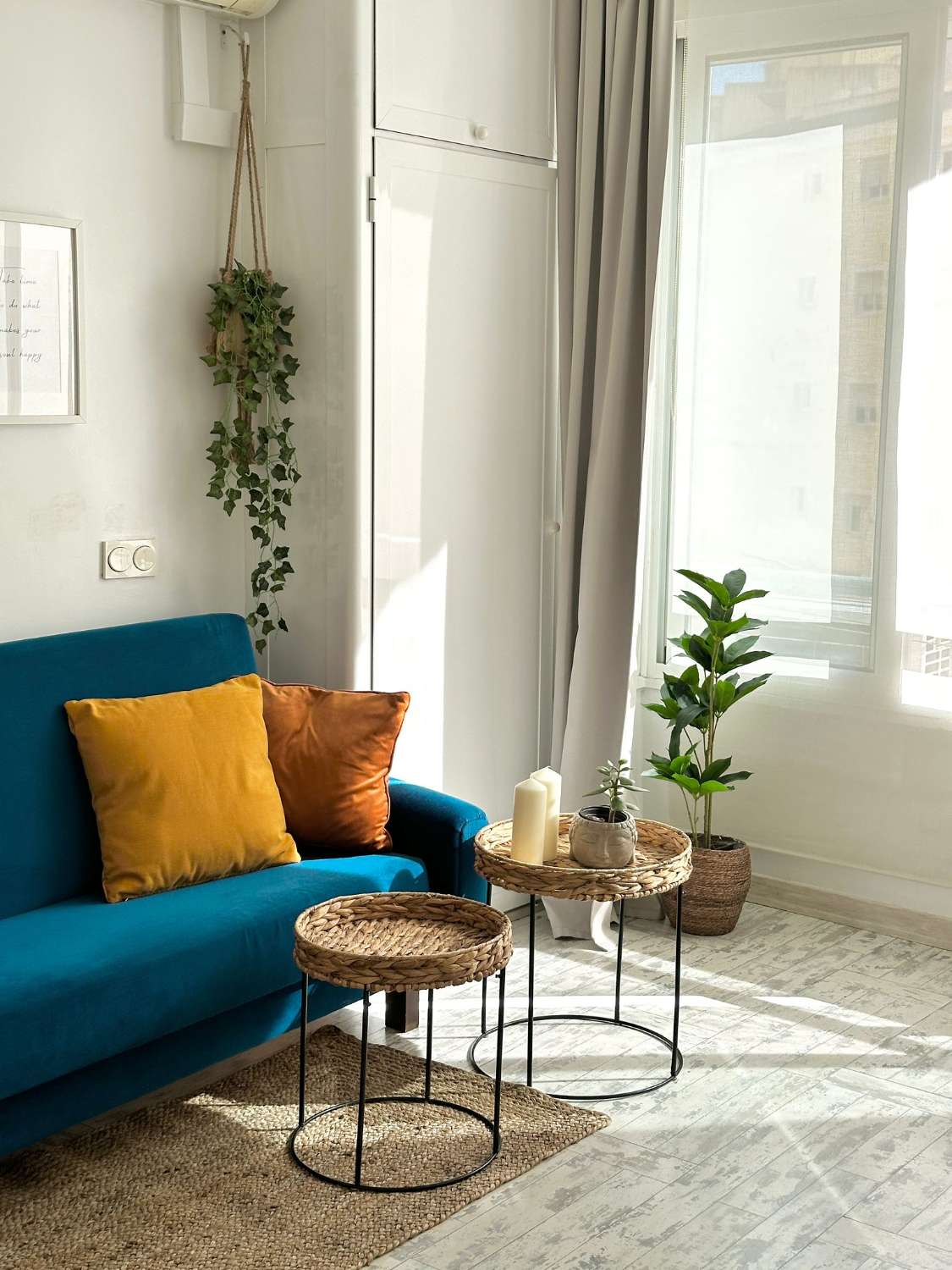 Se alquila  desde 01/09/2026- 30/06/2027  HERMOSO APARTAMENTO EN PLENO TORREMOLINOS CENTRO.