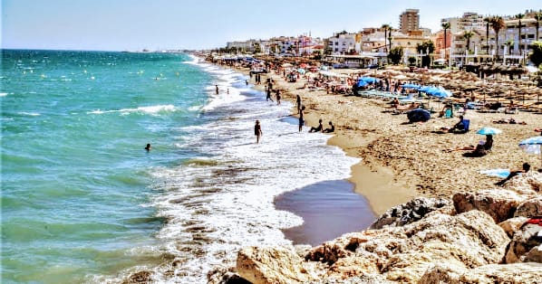 Se alquila desde 01/09/2026-30/06/2027 HERMOSO ESTUDIO EN PLENO CENTRO DE TORREMOLINOS CON VISTAS AL MAR