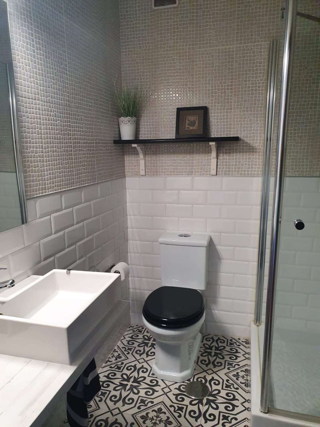 Se alquila desde 01/09/2026-30/06/2027 HERMOSO ESTUDIO EN PLENO CENTRO DE TORREMOLINOS CON VISTAS AL MAR