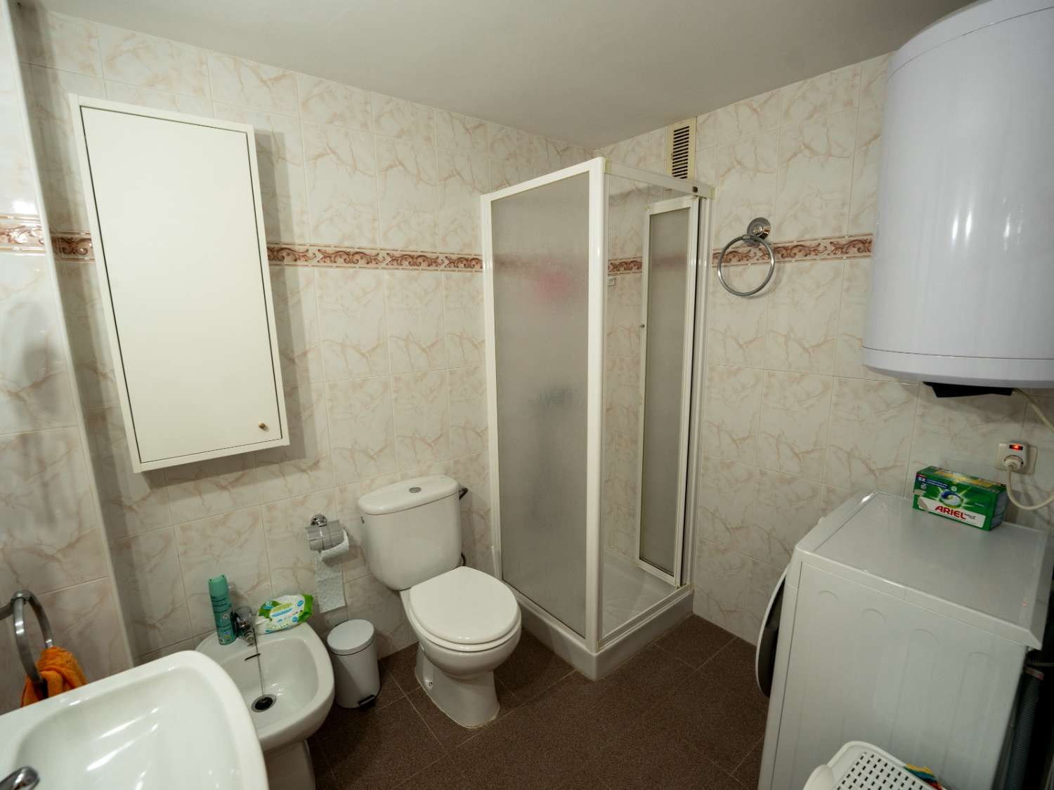 MEDIA TEMPORADA . SE ALQUILA DESDE EL 01/9/2026- 30/06/27 BONITO APARTAMENTO CON VISTAS AL MAR  EN LA CARIHUELA ( TORREMOLINOS)