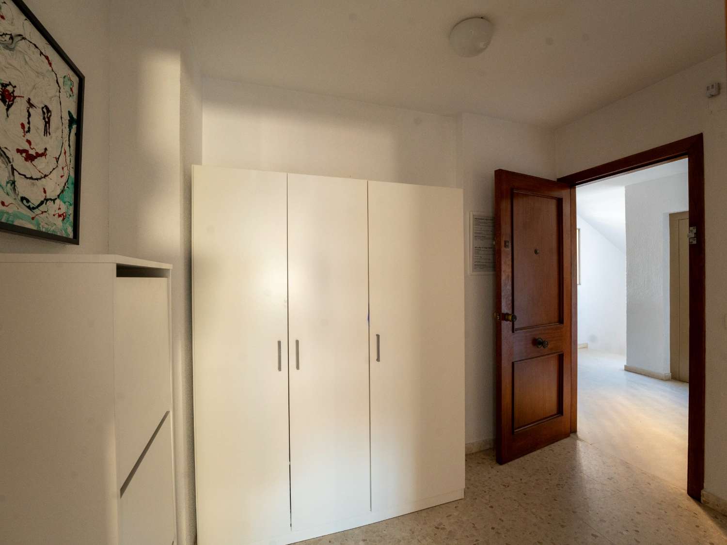 MEDIA TEMPORADA . SE ALQUILA DESDE EL 01/9/2026- 30/06/27 BONITO APARTAMENTO CON VISTAS AL MAR  EN LA CARIHUELA ( TORREMOLINOS)