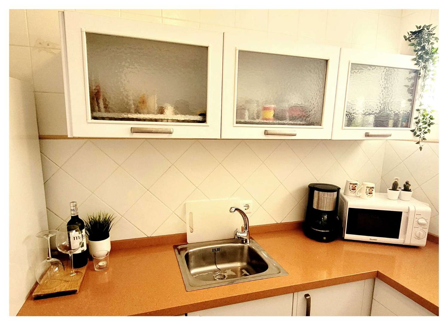 MEDIA TEMPORADA . SE ALQUILA  DESDE 1.10.26-31.05.27 MAGNIFICO ATICO   CON VISTAS AL MAR E EN ZONA LAS GAVIOTAS (FUENGIROLA )