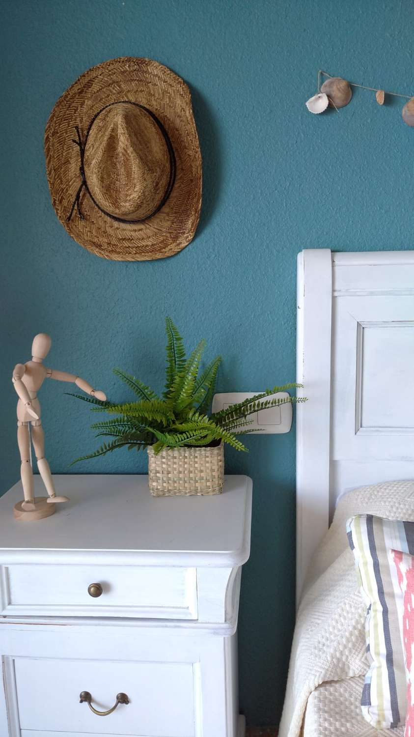 MEDIA TEMPORADA . SE ALQUILA  DESDE 1.10.26-31.05.27 MAGNIFICO ATICO   CON VISTAS AL MAR E EN ZONA LAS GAVIOTAS (FUENGIROLA )