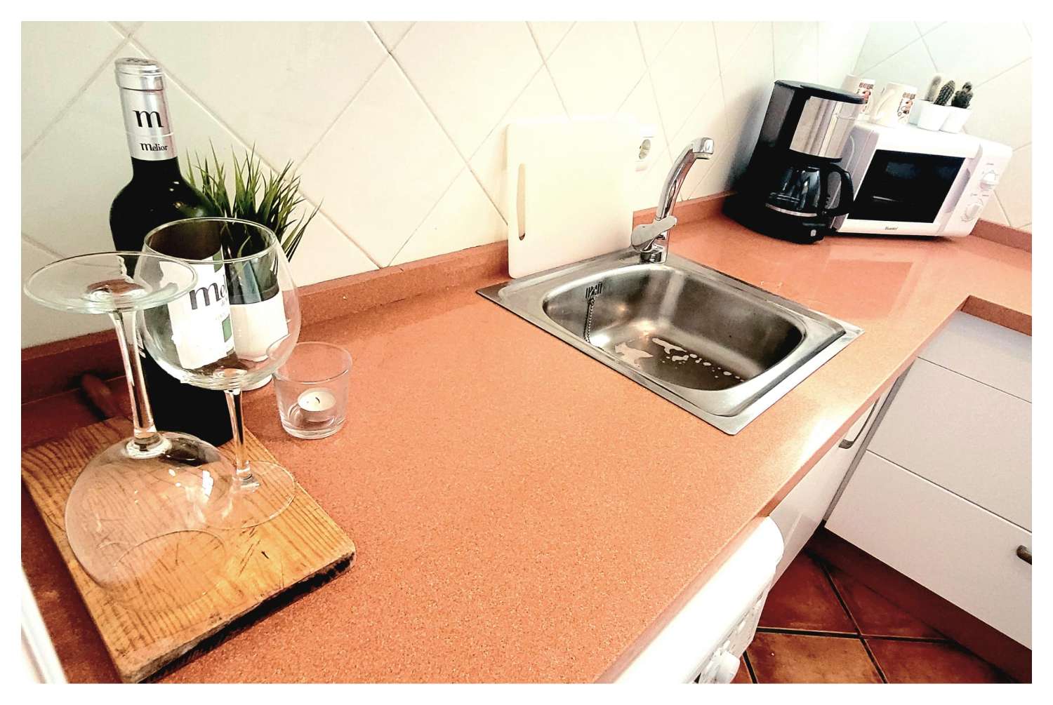 MEDIA TEMPORADA . SE ALQUILA  DESDE 1.10.26-31.05.27 MAGNIFICO ATICO   CON VISTAS AL MAR E EN ZONA LAS GAVIOTAS (FUENGIROLA )