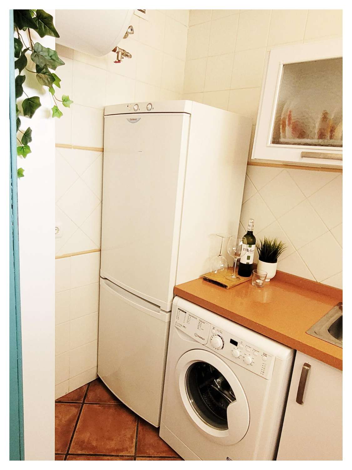 MEDIA TEMPORADA . SE ALQUILA  DESDE 1.10.26-31.05.27 MAGNIFICO ATICO   CON VISTAS AL MAR E EN ZONA LAS GAVIOTAS (FUENGIROLA )