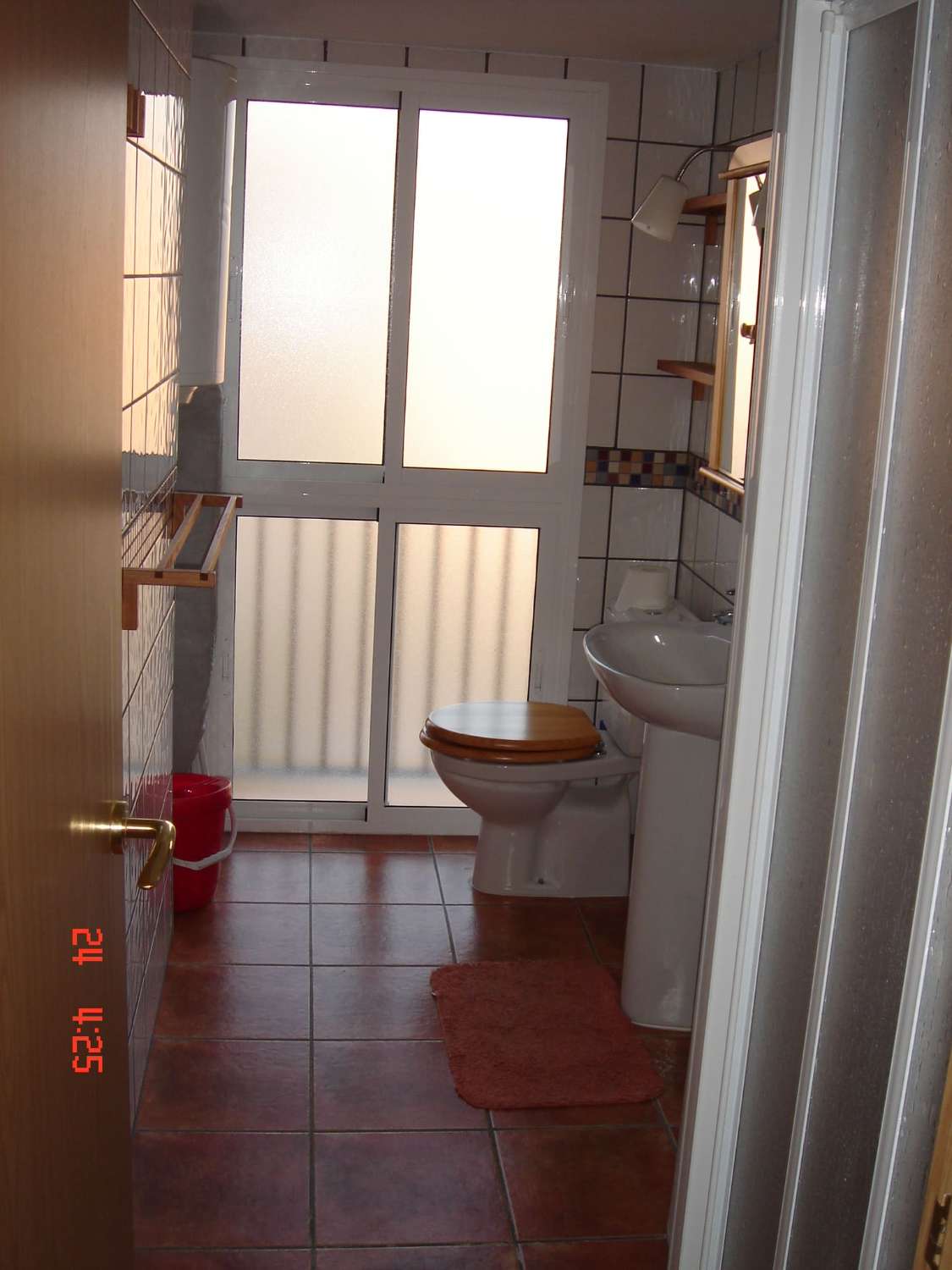 Se alquila desde 01/10/2026 hasta 30/06/27 bonito apartamento 1ª linea de playa  con vistas al mar en Playamar (Torremolinos)