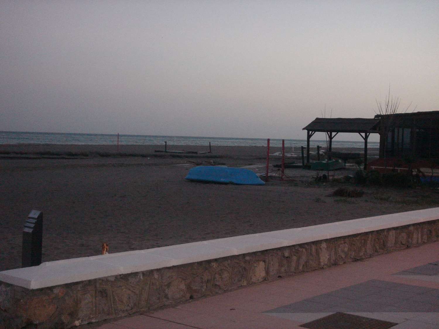 Se alquila desde 01/10/2026 hasta 30/06/27 bonito apartamento 1ª linea de playa  con vistas al mar en Playamar (Torremolinos)