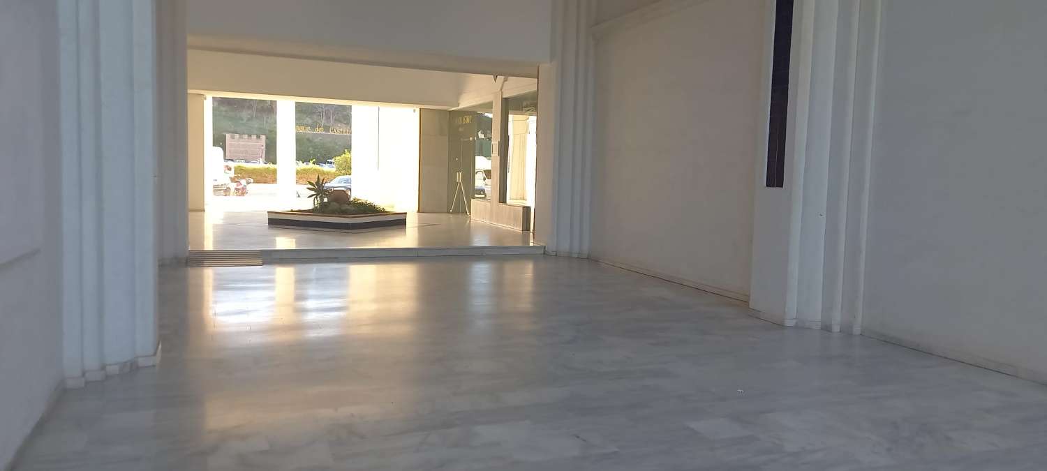 SE VENDE MAGNIFICO PISO EN ZONA CASTILLO DE SOHAIL  CON VISTAS AL MAR (FUENGIROLA)