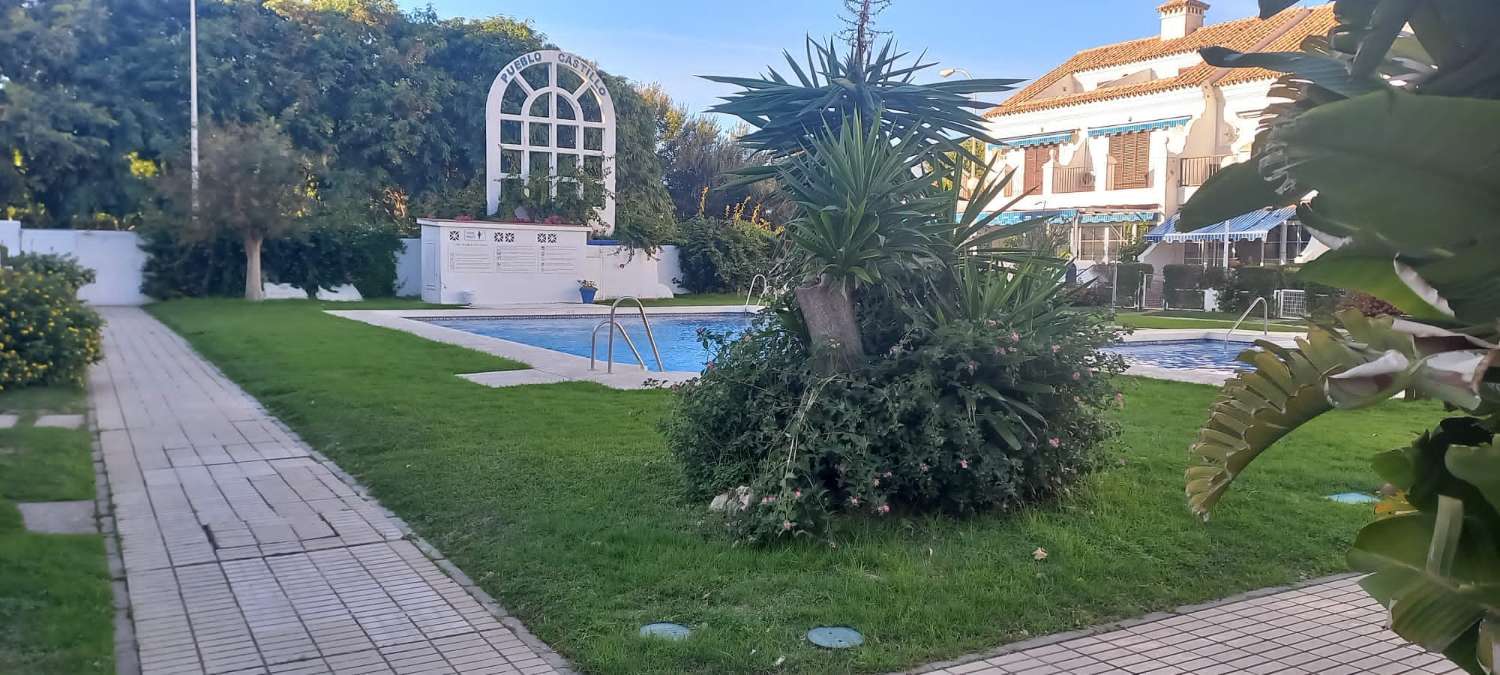 SE VENDE MAGNIFICO PISO EN ZONA CASTILLO DE SOHAIL  CON VISTAS AL MAR (FUENGIROLA)