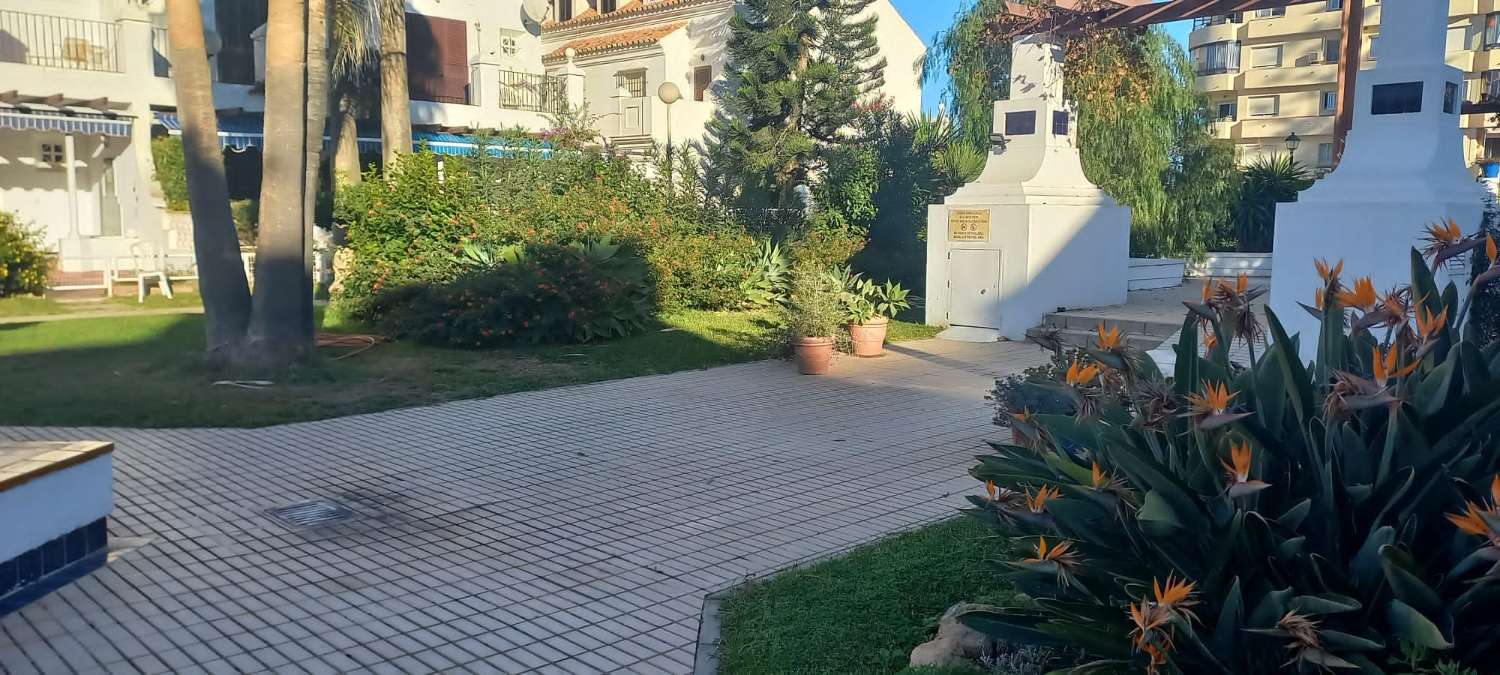 SE VENDE MAGNIFICO PISO EN ZONA CASTILLO DE SOHAIL  CON VISTAS AL MAR (FUENGIROLA)