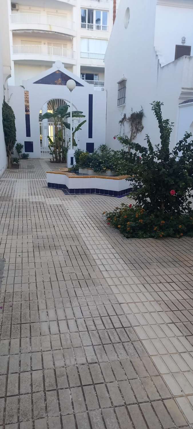 SE VENDE MAGNIFICO PISO EN ZONA CASTILLO DE SOHAIL  CON VISTAS AL MAR (FUENGIROLA)