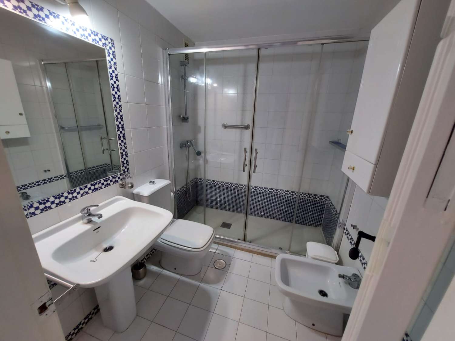 SE VENDE MAGNIFICO PISO EN ZONA CASTILLO DE SOHAIL  CON VISTAS AL MAR (FUENGIROLA)