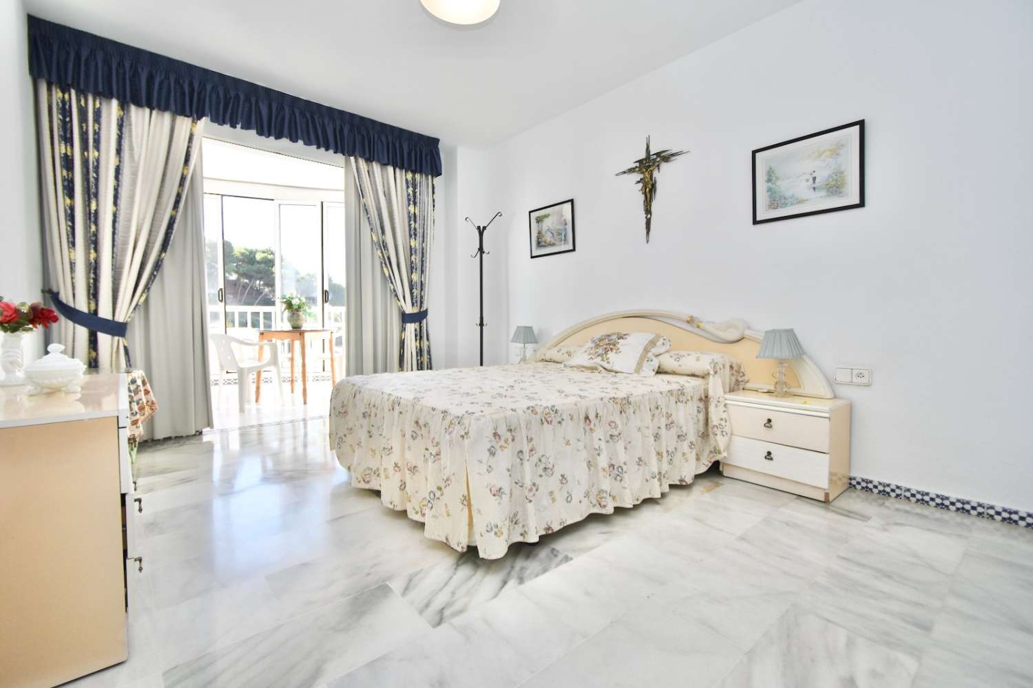 SE VENDE MAGNIFICO PISO EN ZONA CASTILLO DE SOHAIL  CON VISTAS AL MAR (FUENGIROLA)