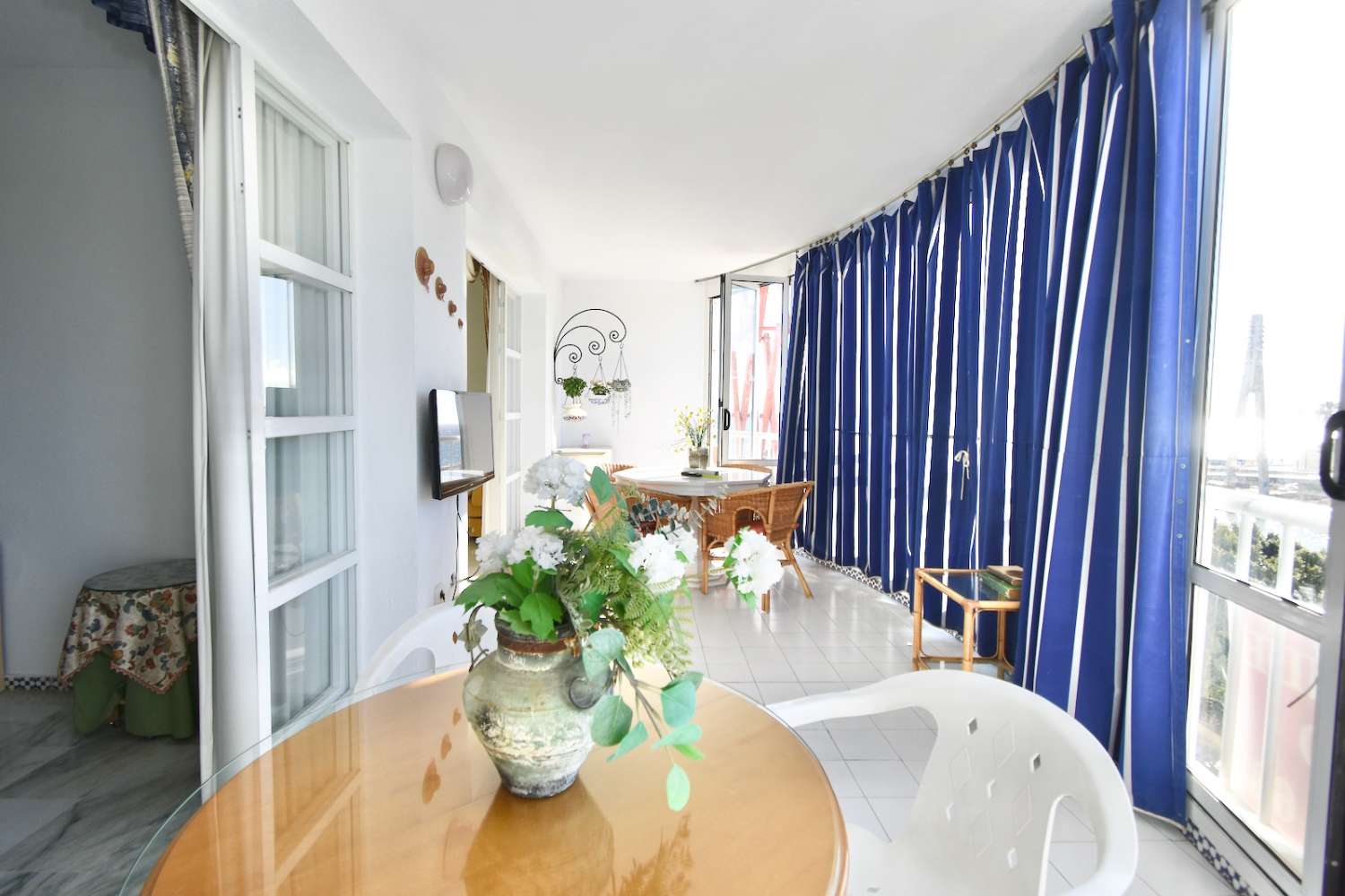 SE VENDE MAGNIFICO PISO EN ZONA CASTILLO DE SOHAIL  CON VISTAS AL MAR (FUENGIROLA)