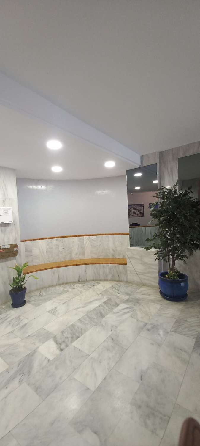 SE VENDE MAGNIFICO PISO EN ZONA CASTILLO DE SOHAIL  CON VISTAS AL MAR (FUENGIROLA)