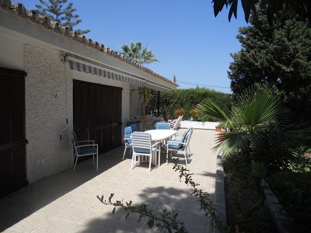 STORSLÅET VILLA TIL SALG I URBANISERINGEN SOLYMART (BENALMADENA)