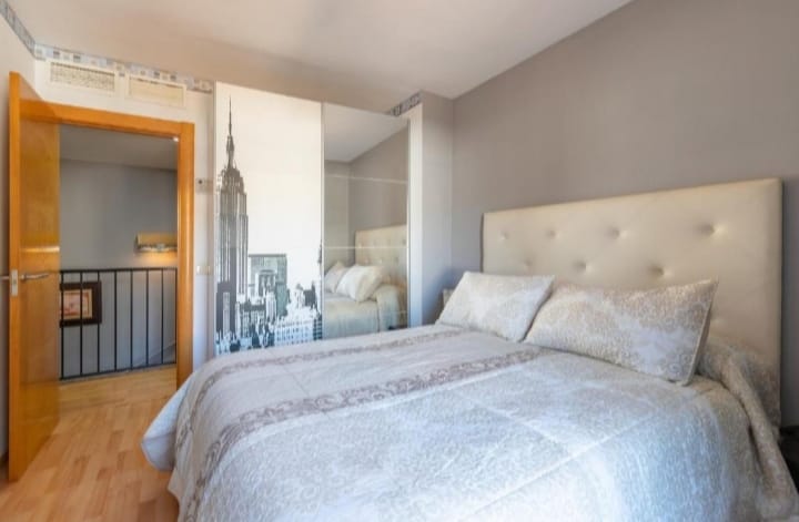 MEDIA TEMPORADA  . Se alquila del  01/09/26-30/06/27  magnifico  Chalet Adosado en Torrequebrada (Benalmadena)