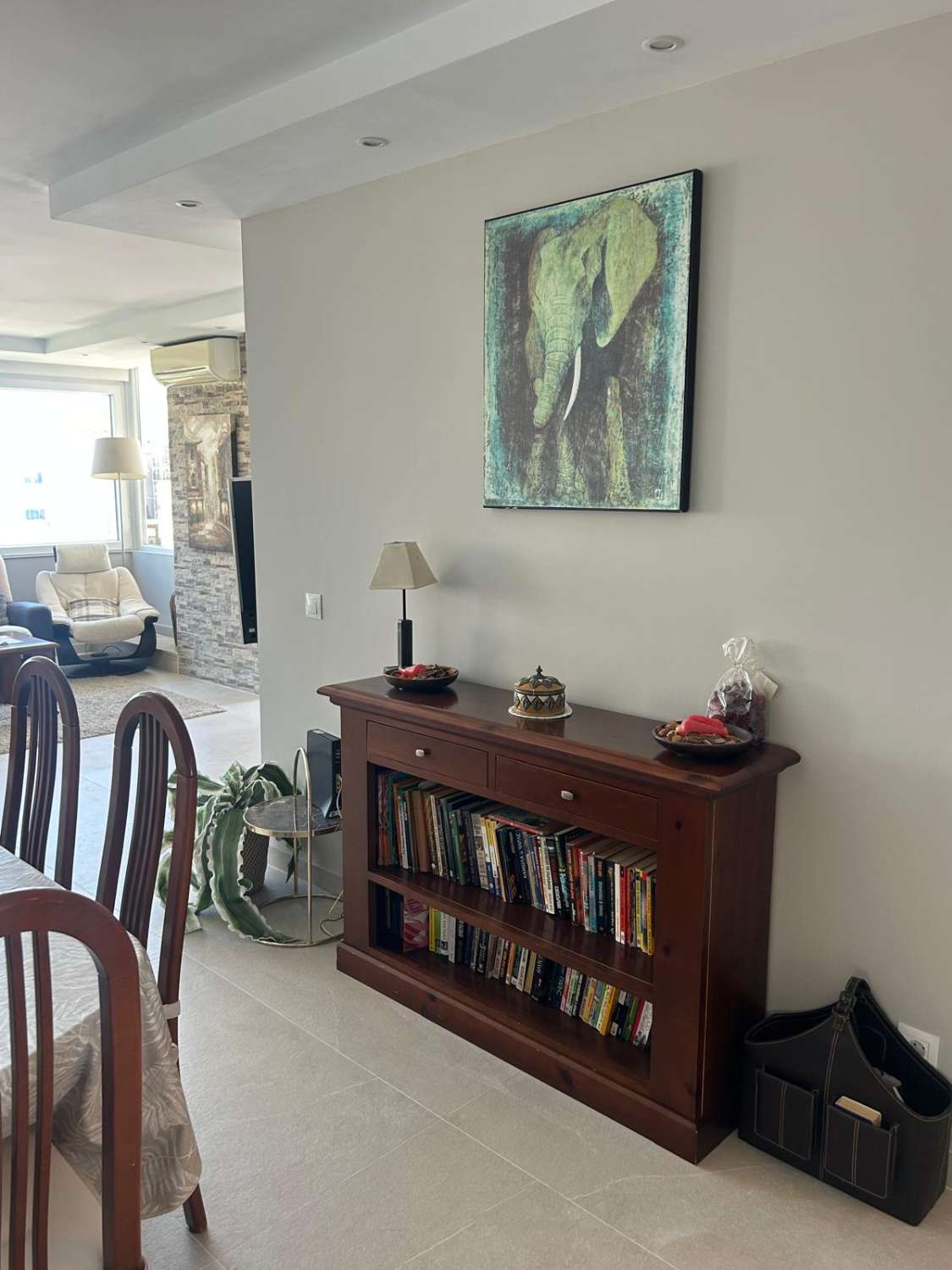 SE ALQUILA DESDE  1.11.26-30.6.27 MAGNIFICO APARTAMENTO CON VISTAS AL MAR EN 1ª LINEA DE PLAYA EN PLAYAMAR (TORREMOLINOS)