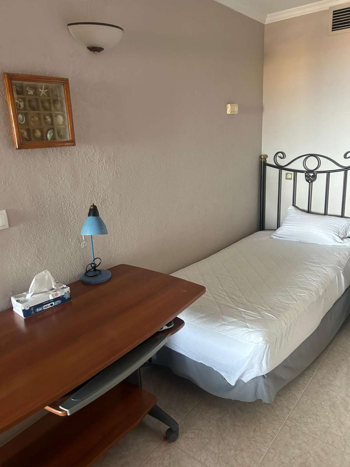 SE ALQUILA DESDE  1.11.26-30.6.27 MAGNIFICO APARTAMENTO CON VISTAS AL MAR EN 1ª LINEA DE PLAYA EN PLAYAMAR (TORREMOLINOS)