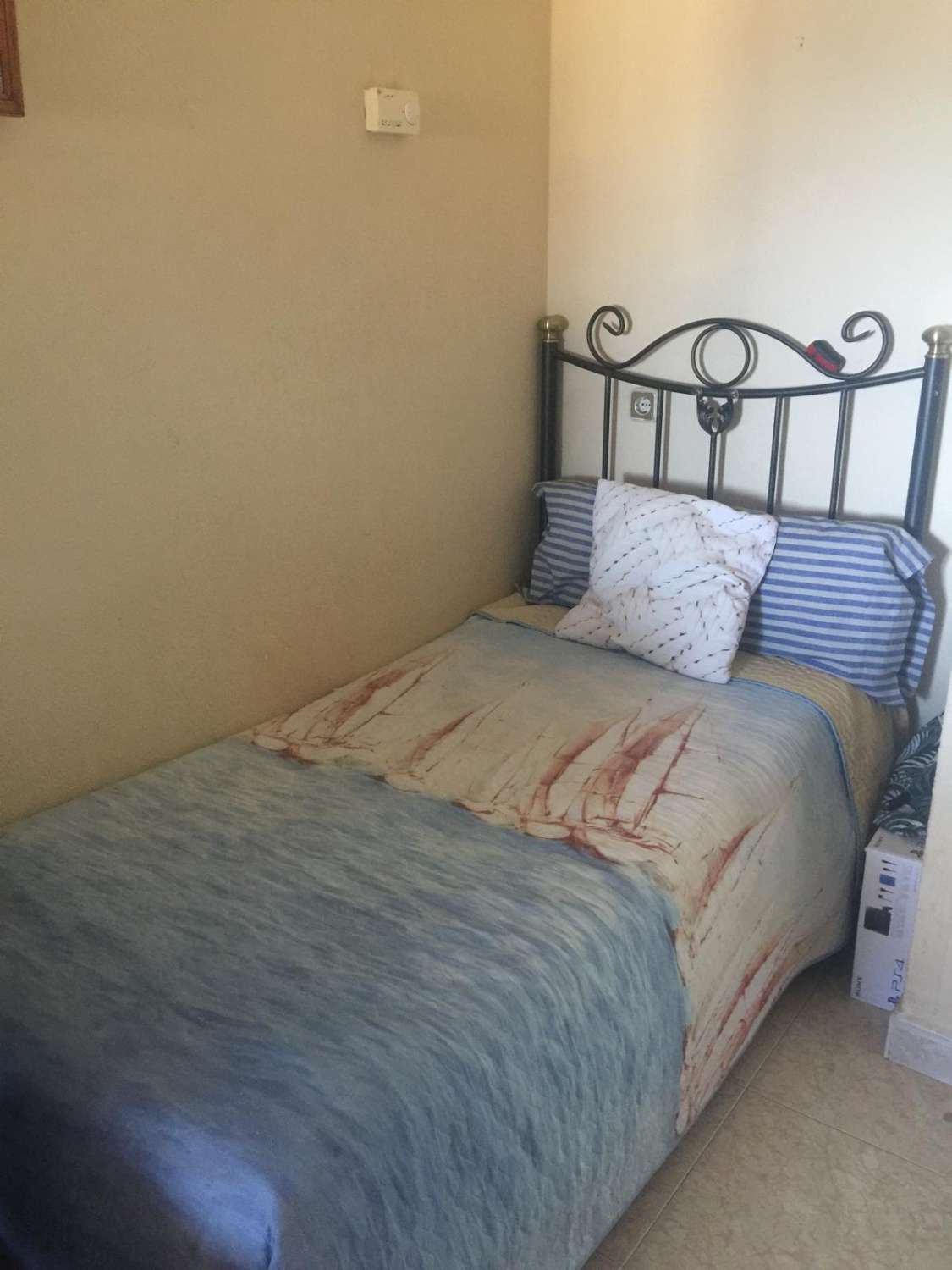 SE ALQUILA DESDE  1.11.26-30.6.27 MAGNIFICO APARTAMENTO CON VISTAS AL MAR EN 1ª LINEA DE PLAYA EN PLAYAMAR (TORREMOLINOS)