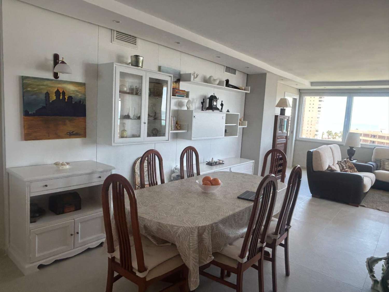 SE ALQUILA DESDE  1.11.26-30.6.27 MAGNIFICO APARTAMENTO CON VISTAS AL MAR EN 1ª LINEA DE PLAYA EN PLAYAMAR (TORREMOLINOS)