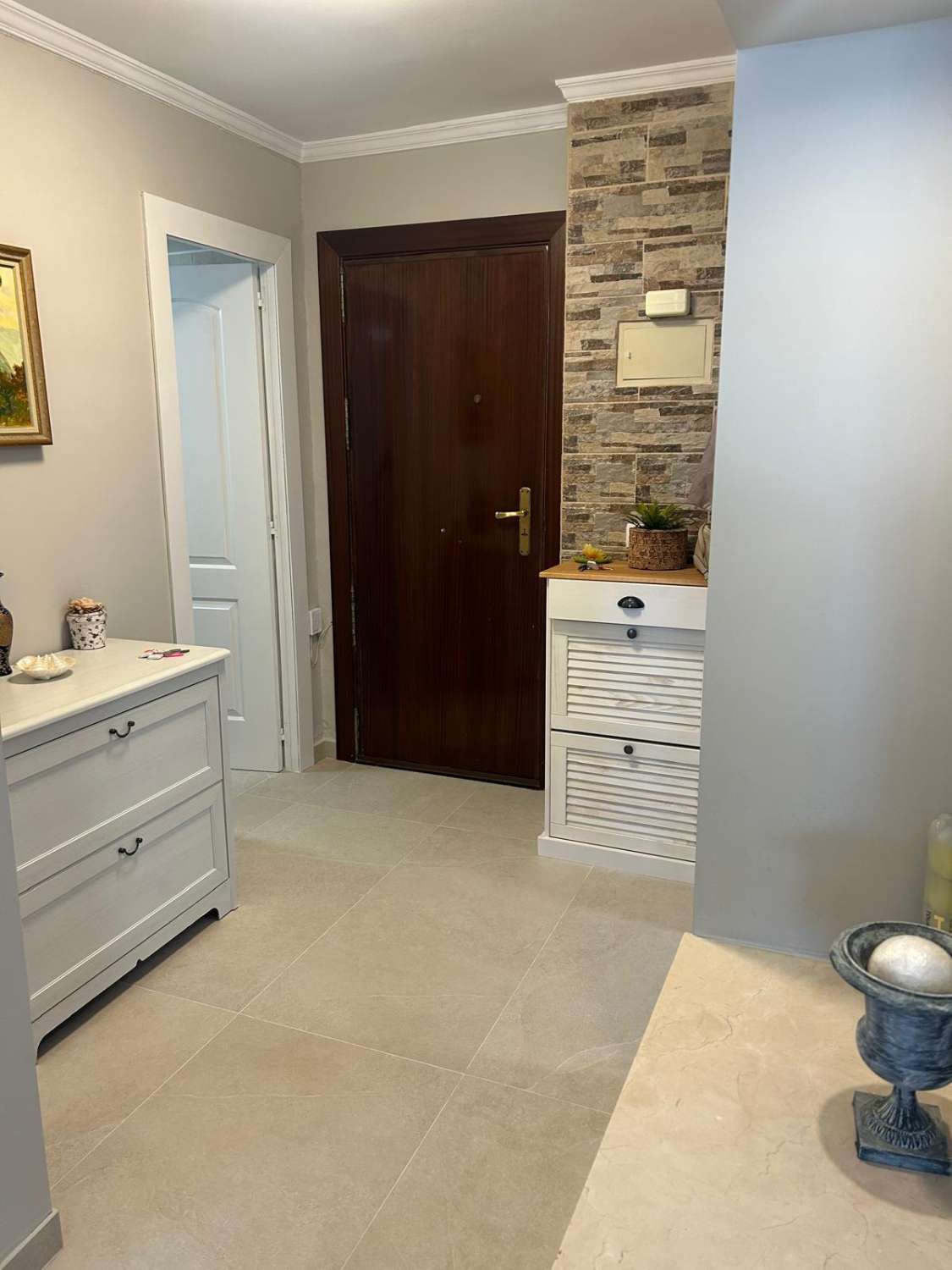 SE ALQUILA DESDE  1.11.26-30.6.27 MAGNIFICO APARTAMENTO CON VISTAS AL MAR EN 1ª LINEA DE PLAYA EN PLAYAMAR (TORREMOLINOS)