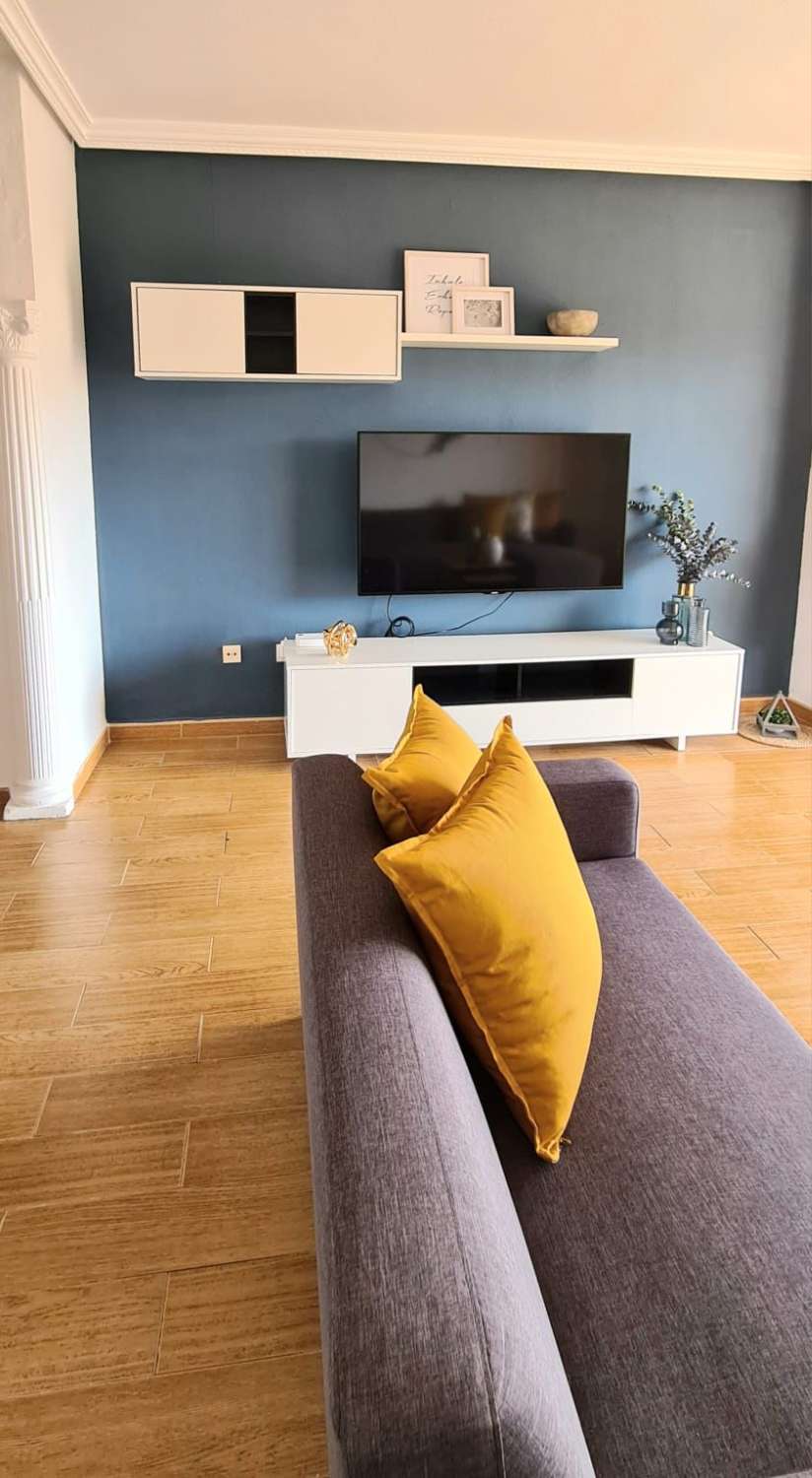 SE ALQUILA DESDE desde 01/03/26 - 30/06/26   Y desde 01/09/2026 hasta 30/06/2027 BONITO APARTAMENTO EN BENALMADENA