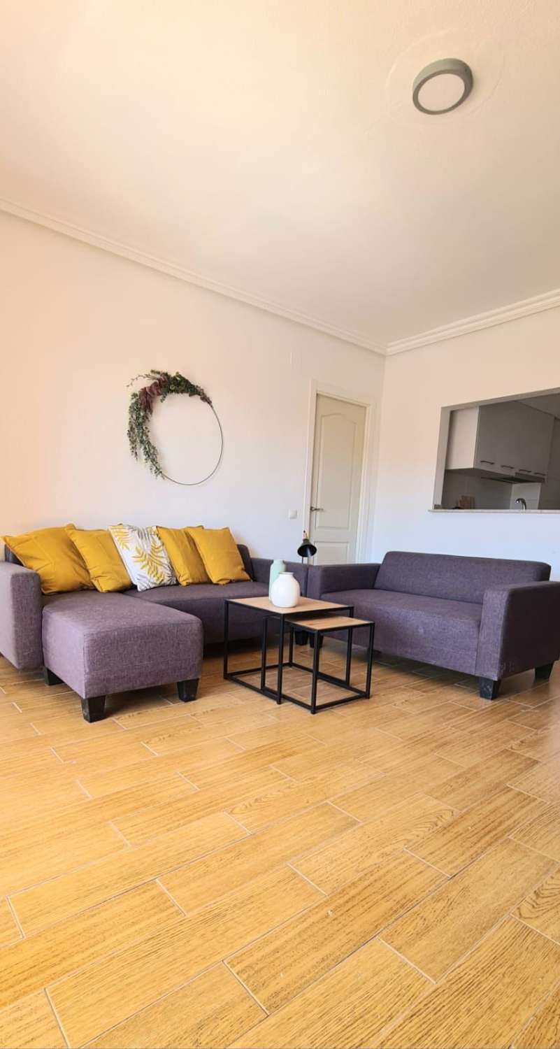 SE ALQUILA DESDE desde 01/03/26 - 30/06/26   Y desde 01/09/2026 hasta 30/06/2027 BONITO APARTAMENTO EN BENALMADENA