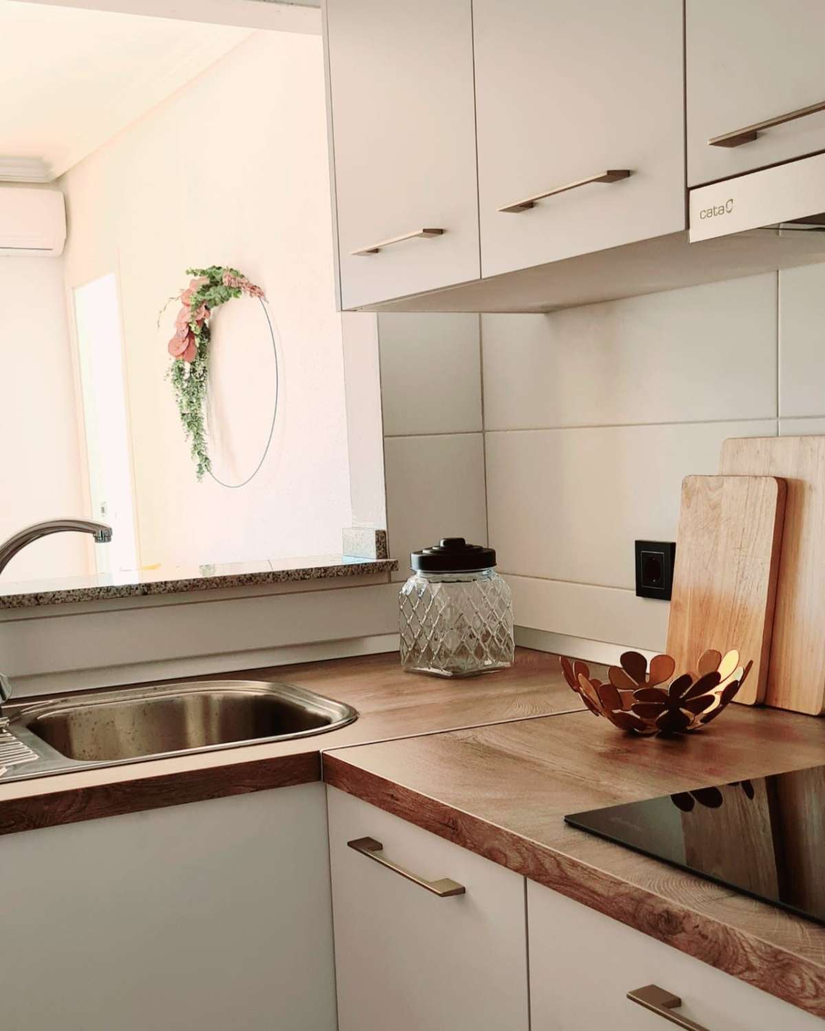 SE ALQUILA DESDE desde 01/03/26 - 30/06/26   Y desde 01/09/2026 hasta 30/06/2027 BONITO APARTAMENTO EN BENALMADENA