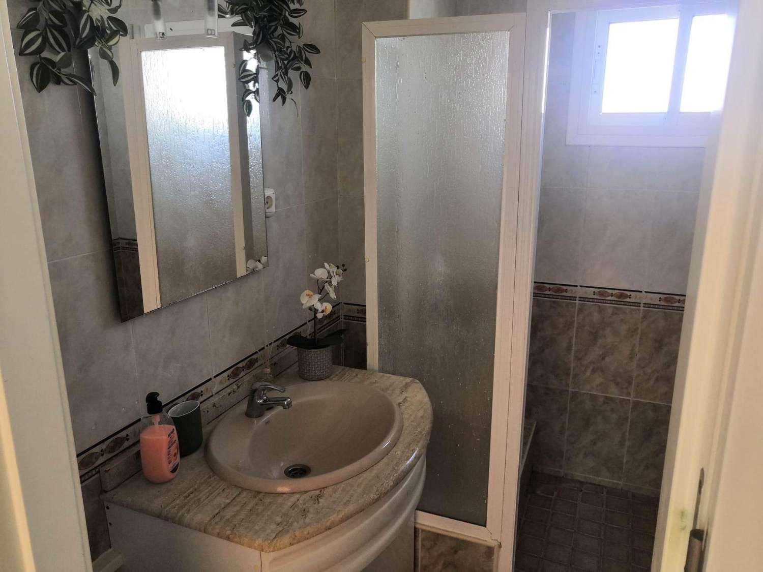 Se alquila desde 01/09/2026-30/06/2027  bonito apartamento en Benalmádena