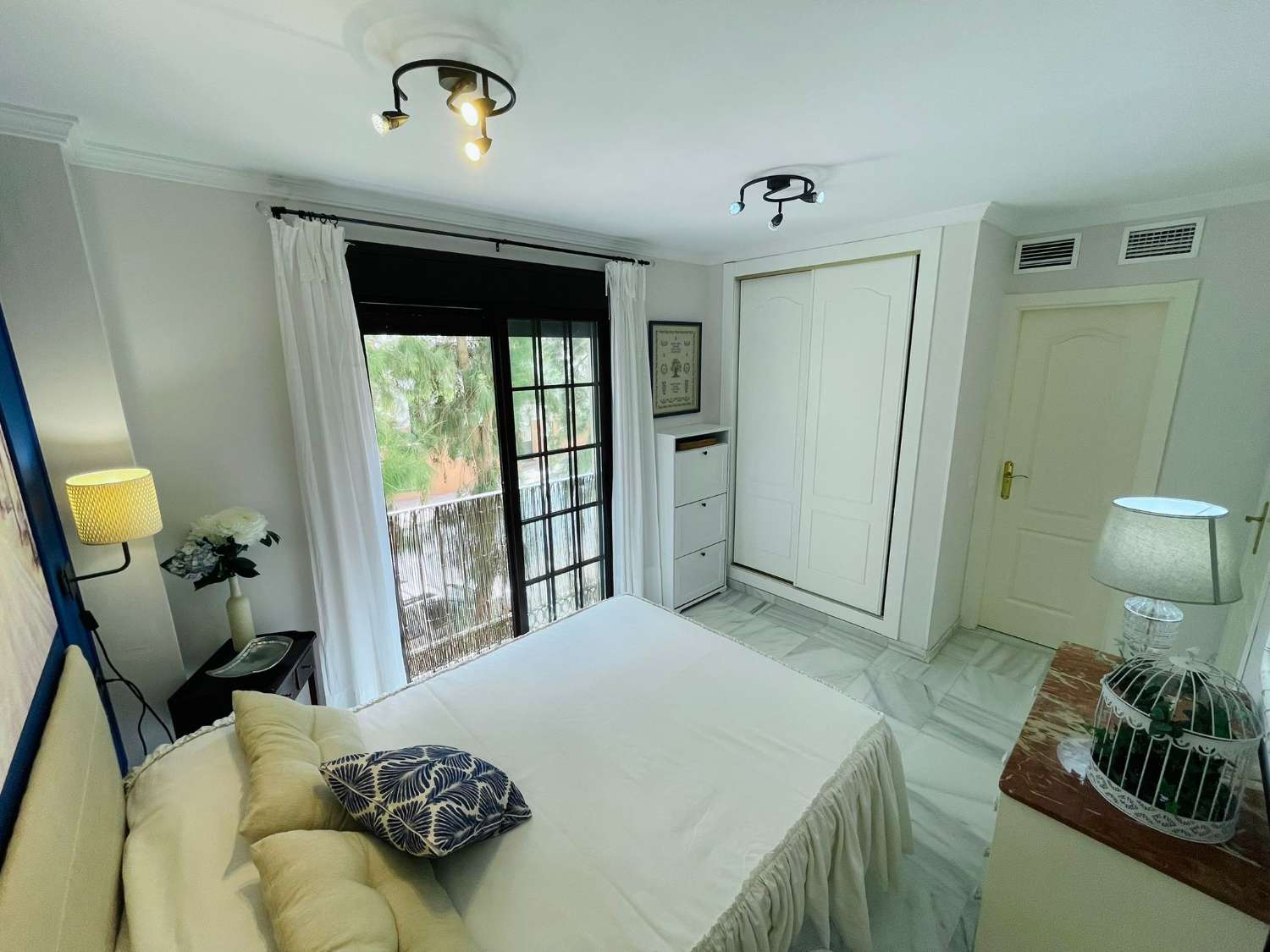 MEDIA TEMPORADA . SE ALQUILA DEL 1.9.26-15.6.27.BONITO APARTAMENTO CERCA DEL CAMPO DE GOLF DE TORREQUEBRADA (BENALMADENA