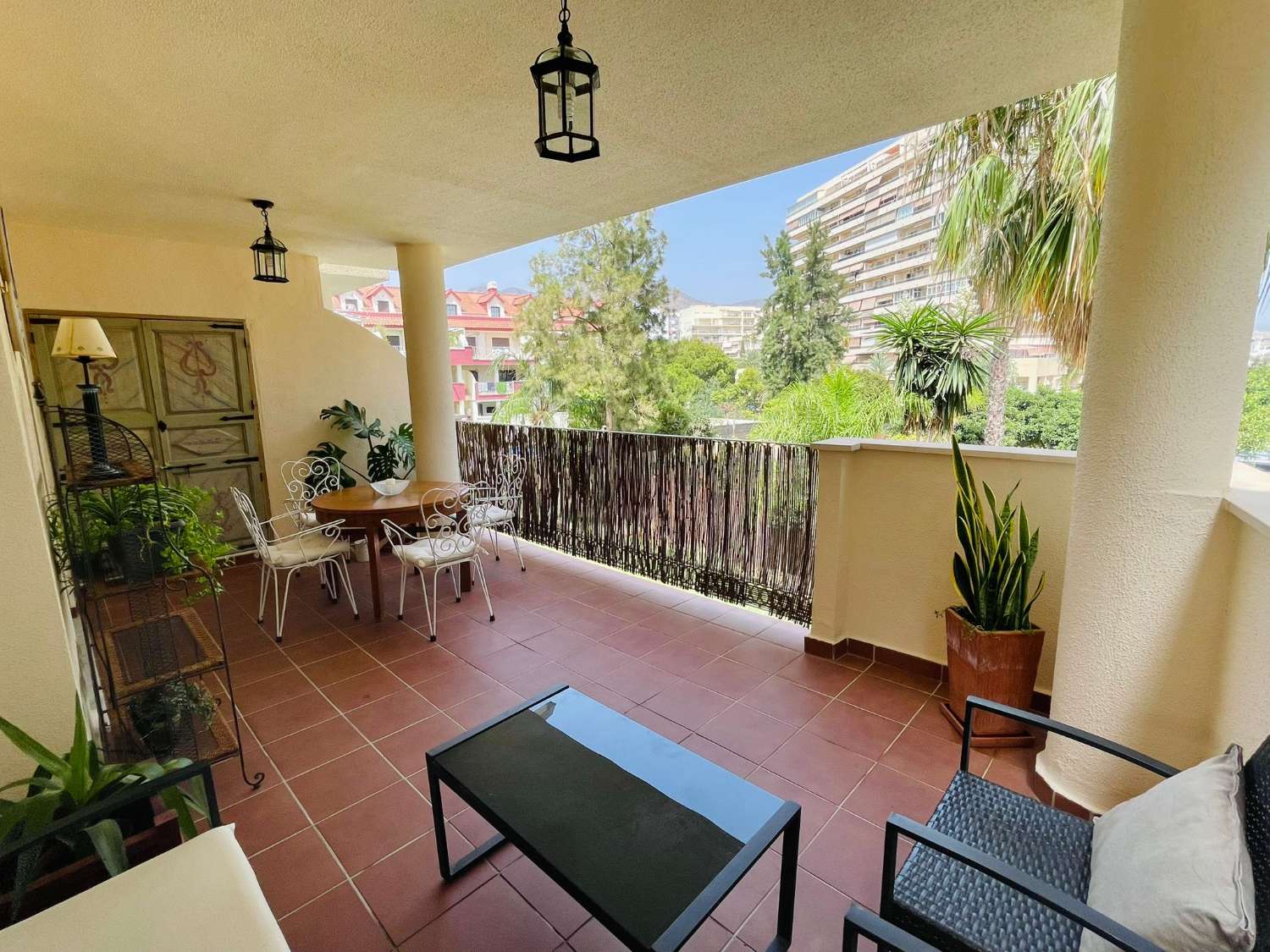 MEDIA TEMPORADA . SE ALQUILA DEL 1.9.26-15.6.27.BONITO APARTAMENTO CERCA DEL CAMPO DE GOLF DE TORREQUEBRADA (BENALMADENA