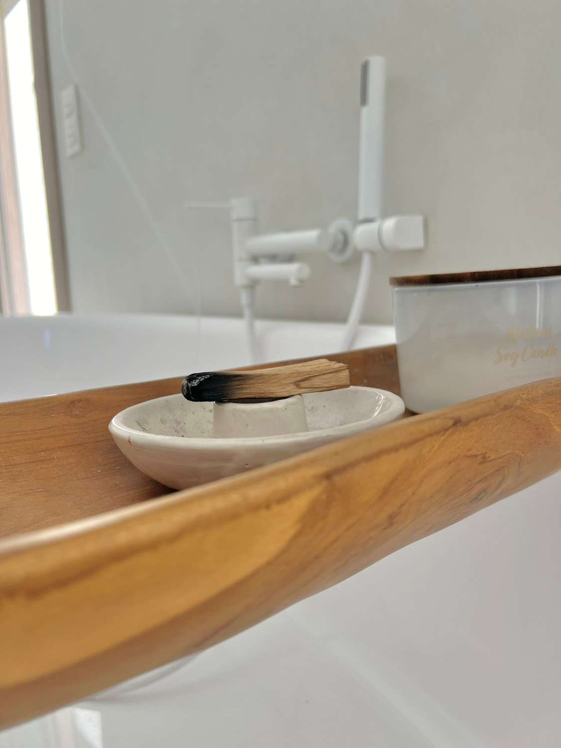 Se alquila  desde  01/10/25 hasta 30/06/26 . magnífica villa en zona de Playamar ( Torremolinos )