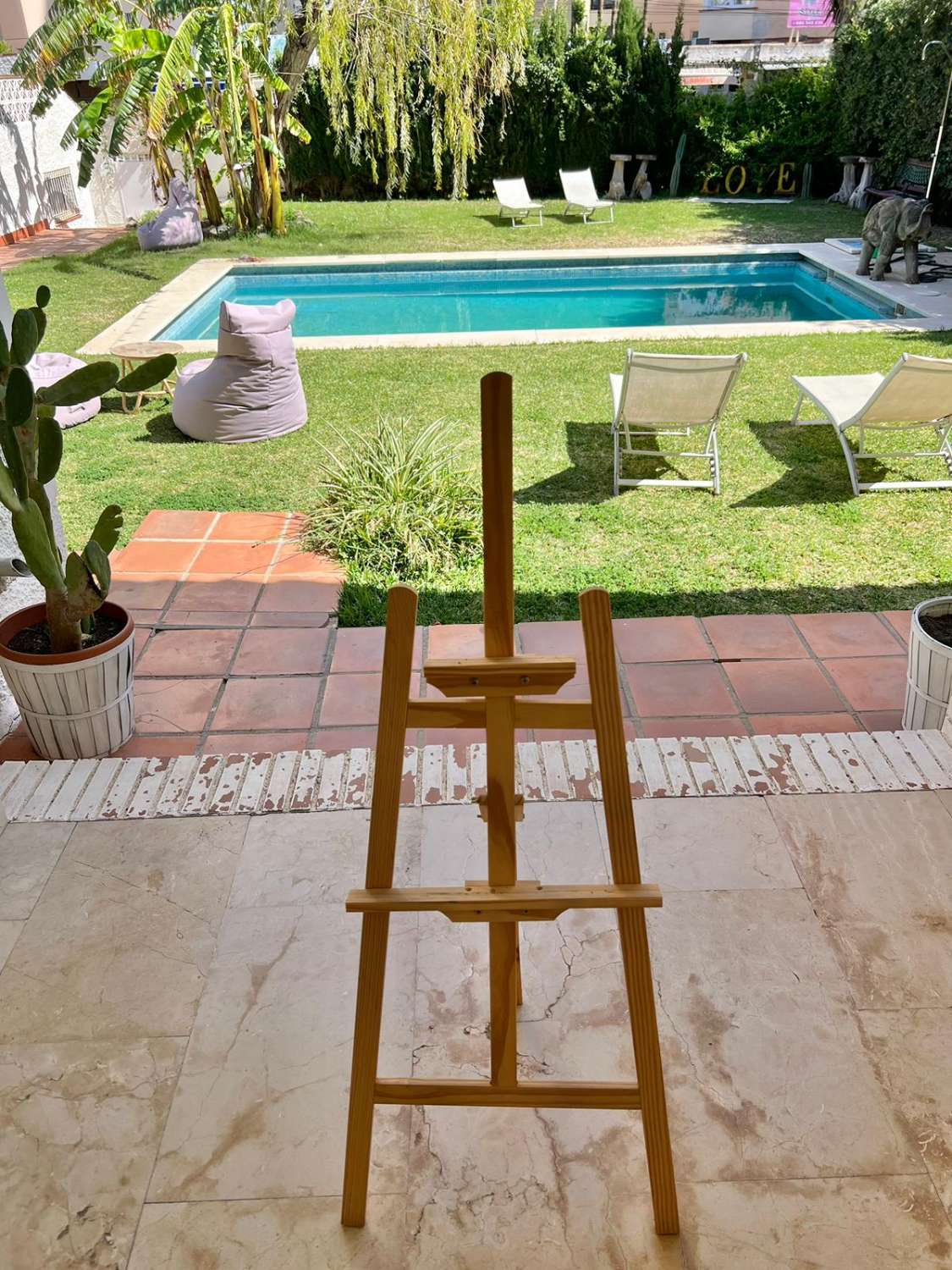 Se alquila  desde  01/10/25 hasta 30/06/26 . magnífica villa en zona de Playamar ( Torremolinos )