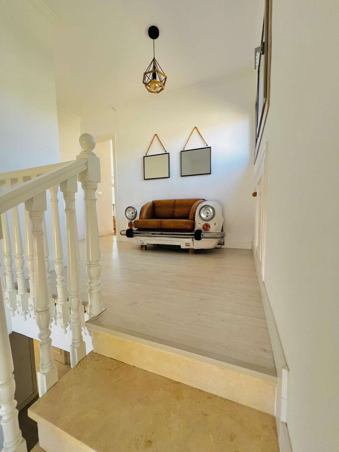 Se alquila  desde  01/10/25 hasta 30/06/26 . magnífica villa en zona de Playamar ( Torremolinos )