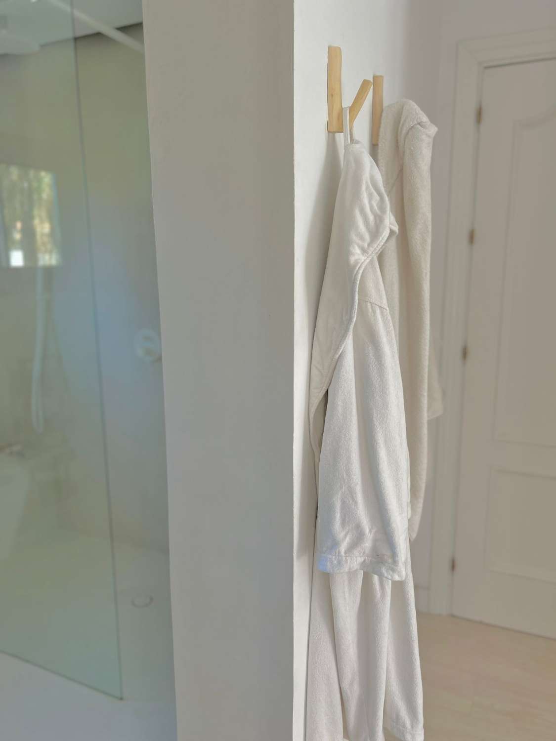 Se alquila  desde  01/10/25 hasta 30/06/26 . magnífica villa en zona de Playamar ( Torremolinos )