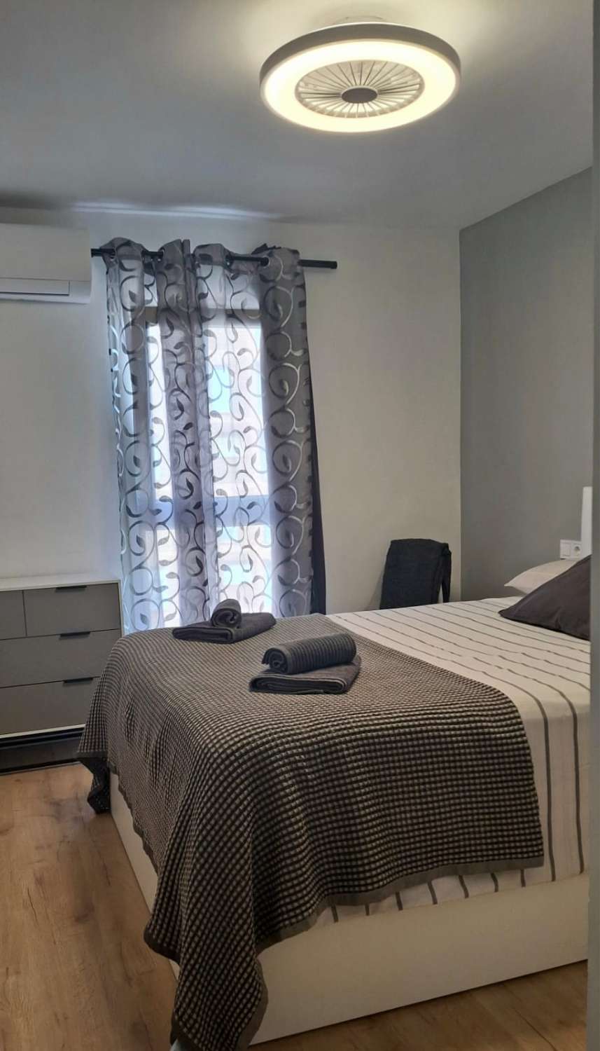 SE ALQUILA  DE 15.03.26-30.6.26  Y desde 01/09/2026 hasta 30/06/2027 BONITO APARTAMENTO CON VISTAS AL MAR EN ARROYO DE LA MIEL