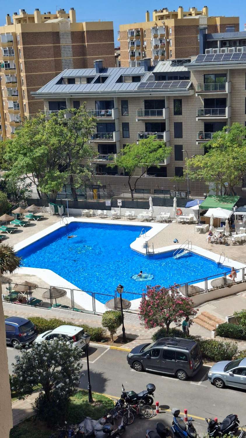 SE ALQUILA  DE 15.03.26-30.6.26  Y desde 01/09/2026 hasta 30/06/2027 BONITO APARTAMENTO CON VISTAS AL MAR EN ARROYO DE LA MIEL