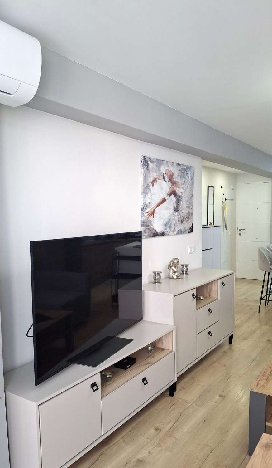 SE ALQUILA  DE 15.03.26-30.6.26  Y desde 01/09/2026 hasta 30/06/2027 BONITO APARTAMENTO CON VISTAS AL MAR EN ARROYO DE LA MIEL