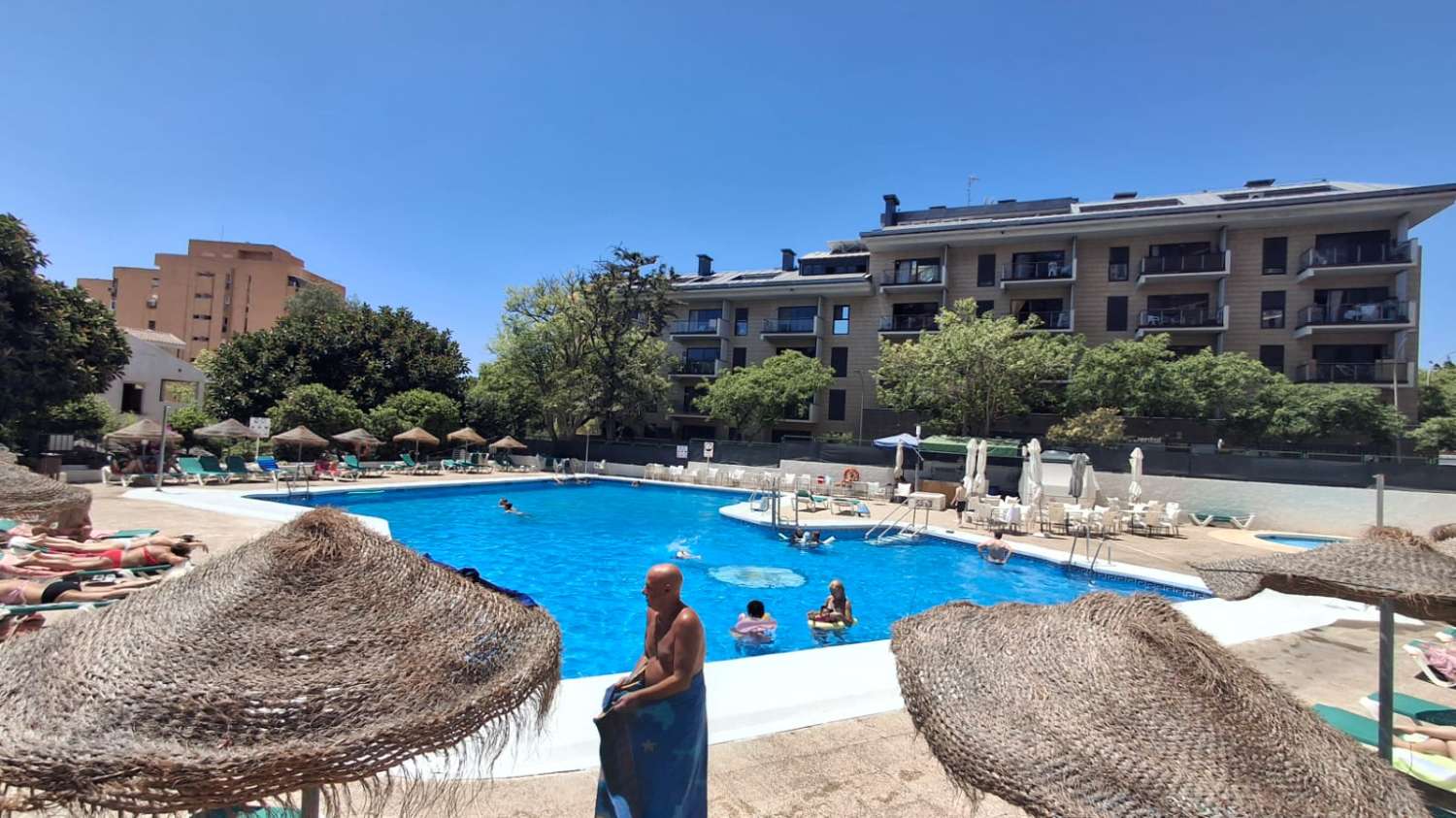 SE ALQUILA  DE 15.03.26-30.6.26  Y desde 01/09/2026 hasta 30/06/2027 BONITO APARTAMENTO CON VISTAS AL MAR EN ARROYO DE LA MIEL